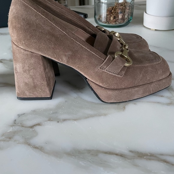 Heeled suede shoes - Picture 3 of 3